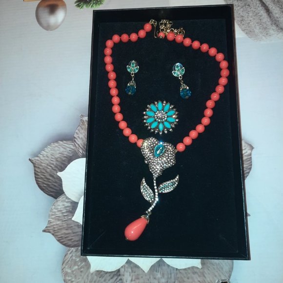 Heidi Daus coral flower exchange (magnetic transposable   pendants) - Picture 3 of 13
